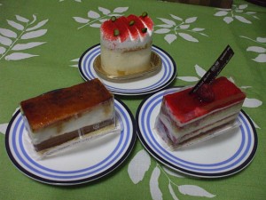 乙仲通のパティスリーのケーキ